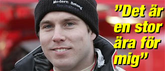 En man i en mössa och en hatt med texten "Det är en stor av mg". (AI text)