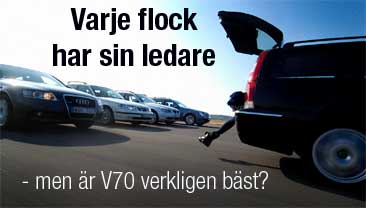 En man kör en bil med en man i baksätet. (AI text)