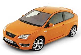 En apelsinfärgad Ford Focus ST (AI text)