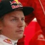 Red Bull-racingföraren sitter i depån. (AI text)