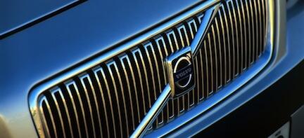 Volvo S90 är en hybridbil. (AI text)