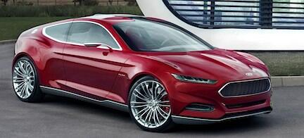 En röd Ford Fusion kraschade in i en byggnad. (AI text)