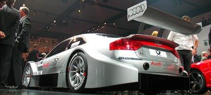 Audi R8 Spyder på Audi R8-världspremiären (AI text)