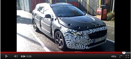 Spionbild av Mercedes A-klass (AI text)