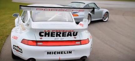 En Porsche 911 GT3 RS och en annan Porsche 911 GT3 RS. (AI text)