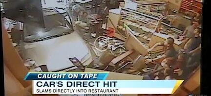 En bil körs av en man i en garage. (AI text)