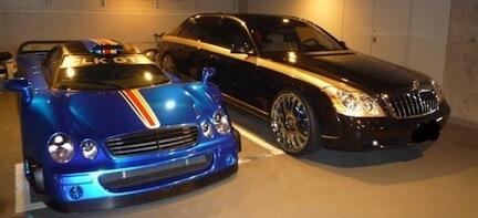 En Mercedes-Benz C-klass parkerad i en garage. (AI text)