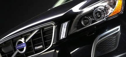 Volvo XC90 SUV:s framskärm (AI text)