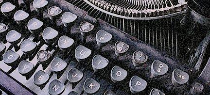 En skrivmaskin med en bokstav på den. (AI text)