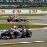 En racebil tävlar på en bana. (AI text)