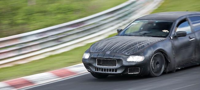 Den nya Maserati Ghibli GTS har setts köra på en racerbana. (AI text)