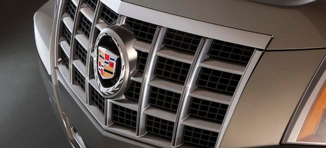 Cadillac Escalade:s grille (AI text)