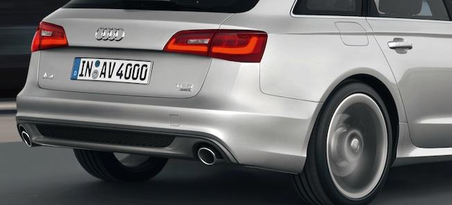 Audi RS4 Avant är en ny bil. (AI text)