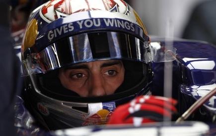 Formel 1-förare för Red Bull i depån (AI text)