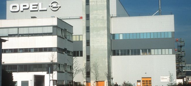 Opel-byggnaden i Berlin, Tyskland (AI text)