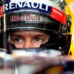 Formel 1-förare för Red Bull i sin racerbil (AI text)