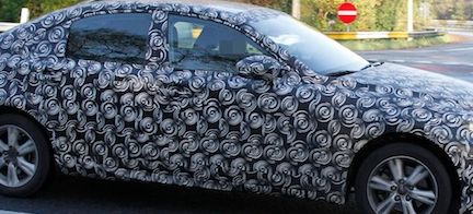 En BMW spanade ut på vägen. (AI text)