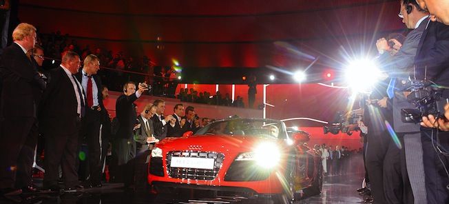 Audi R8 TT RSE-konceptbil på lanseringsevent (AI text)