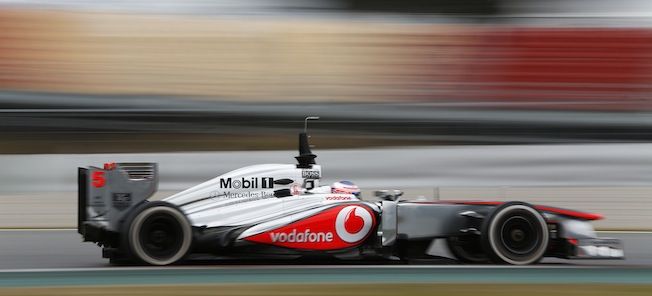 En Mercedes McLaren (AI text)