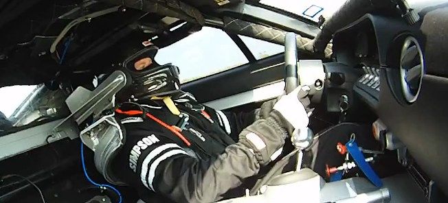 En racerförare i cockpit'en (AI text)