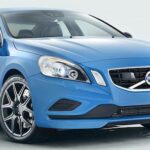 Volvo V40 är en blå bil. (AI text)