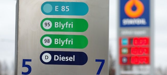 En skylt på en bensinstation (AI text)