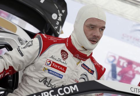 en bilsportförare i en rallybil (AI text)