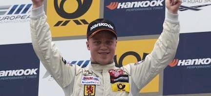 en racer firar sin seger (AI text)