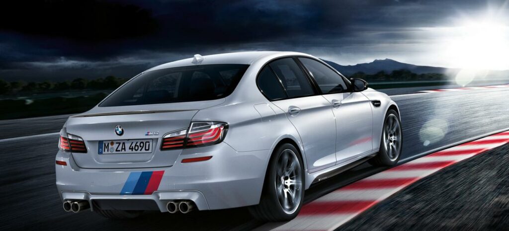 BMW M5 (AI text)
