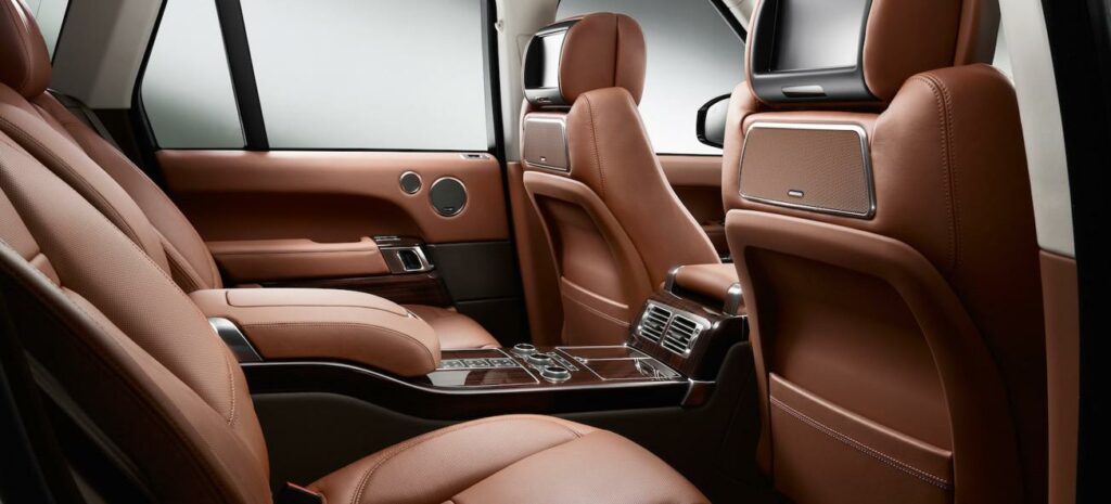 Inredningen i en Range Rover Sport (AI text)