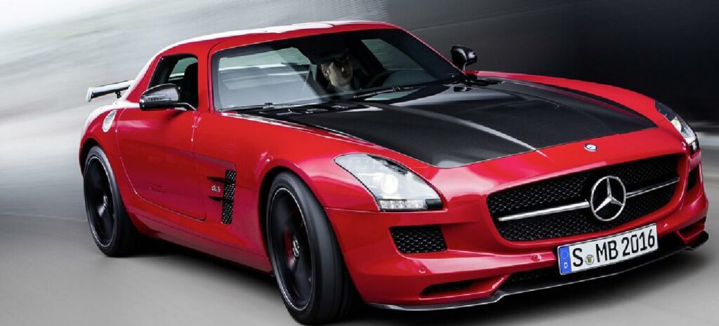 Mercedes-Benz SLS AMG GT väggar (AI text)