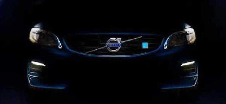 Volvo V40-reklam - en ny bil i mörker (AI text)