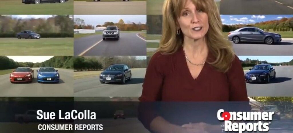 En kvinna kör en bil. (AI text)