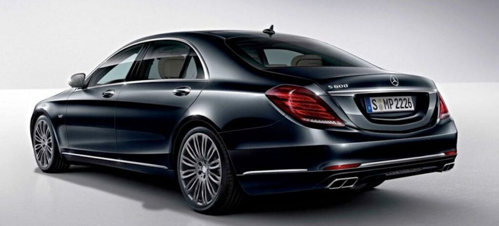 Mercedes S-klass sedan (AI text)