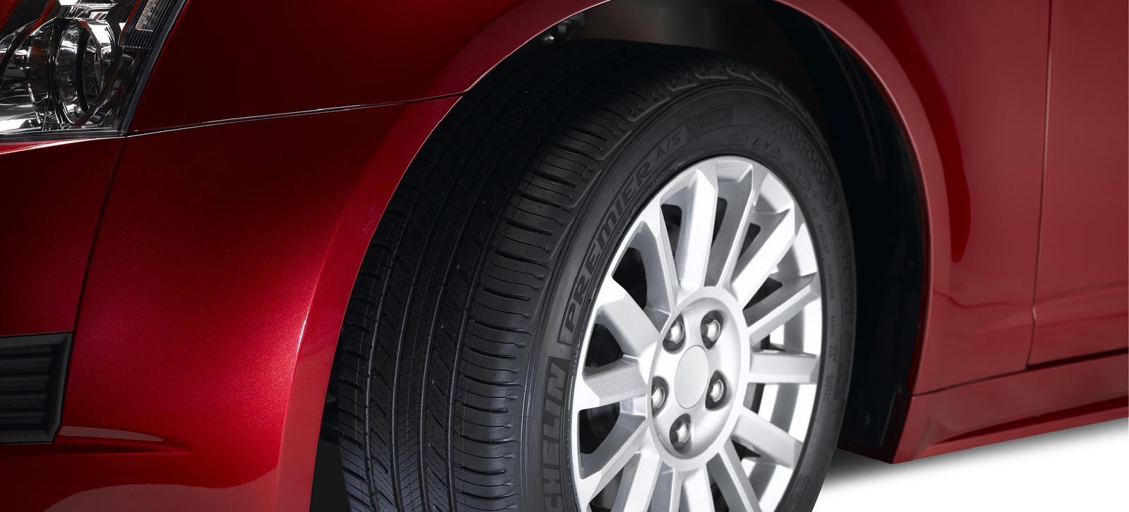 framsidan av en röd Cadillac (AI text)