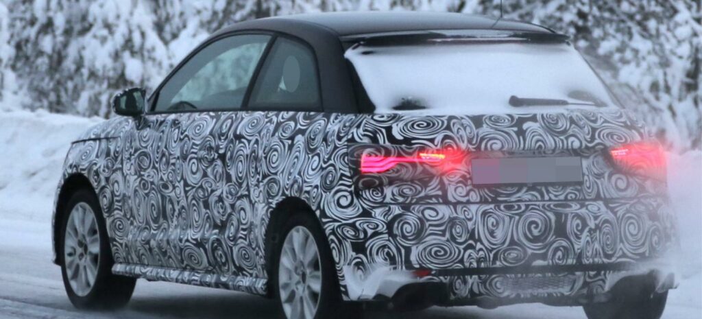 Audi A3 upptäcktes i snöig skog (AI text)