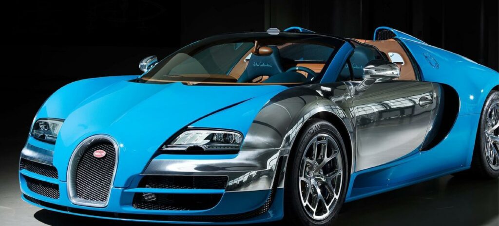 En blå och silver Bugatti Veyron CS. (AI text)