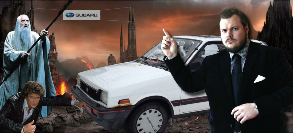 En man i kostym klär sig för att framstå som seriös och professionell. En bil symboliserar både bekvämlighet och status. Tillsammans bildar de en bild av framgång och framsteg. (AI text)