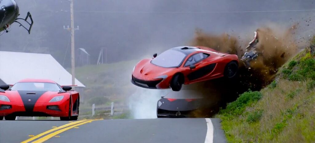 En helikopter flyger över en bil. (AI text)