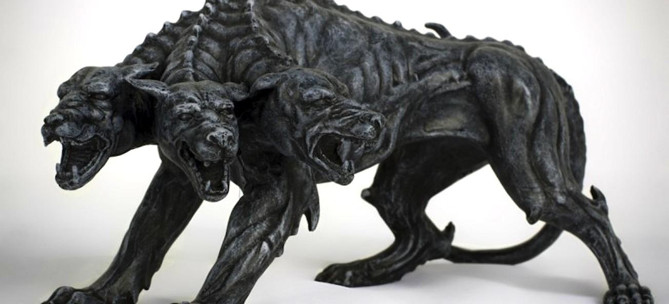 en skulptur av en varg och en lejon (AI text)