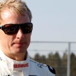 En racerförare och en mekaniker (AI text)