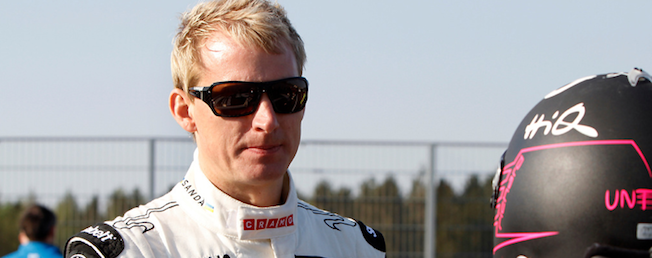 En racerförare och en mekaniker (AI text)