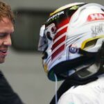 Personer skakar hand efter loppet (AI text)