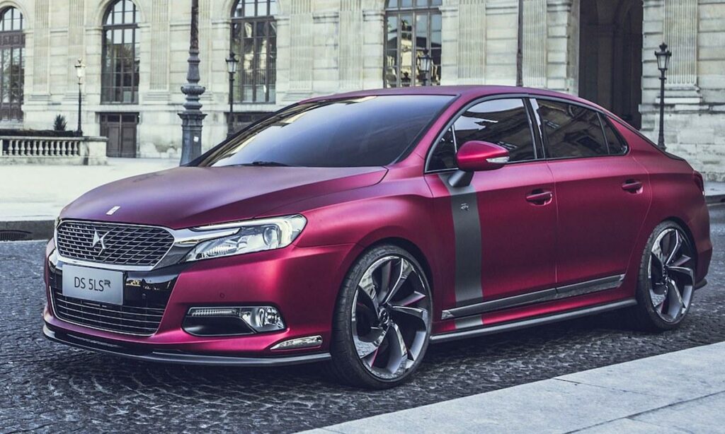 En bil parkerad på en gata (AI text)