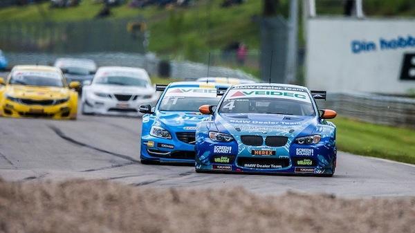 BMW M3-racingbil i loppet (AI text)