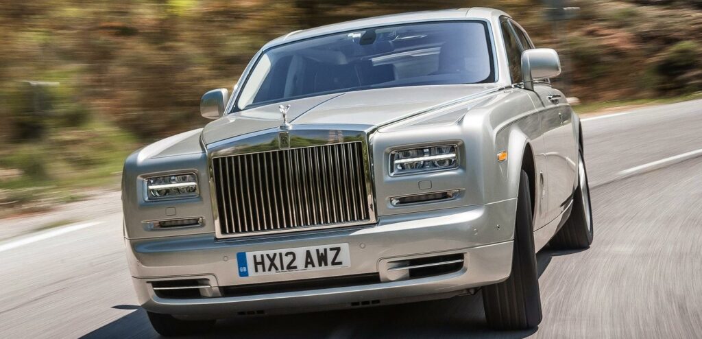 Nästa generation Rolls-Royce Phantom blir inte riktigt lika formell som dagens modell. Det säger Rolls-Royce-chefen Giles Taylor till Autocar.