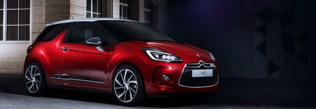 En av förbluffande få pressbilder som faktiskt visar hur bilen ser ut, och inte en fotomodell.