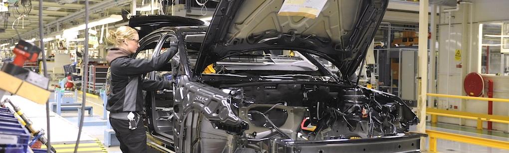 Bandet står stilla i Trollhättan och nu får 72 visstidsanställda sluta sina jobb. Arbetsstyrkan reduceras därmed till cirka 550 personer.