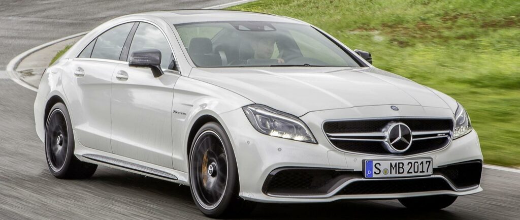 Även toppmodellen CLS 63 AMG ansiktslyfts, men den får hålla tillgodo utan den nya, 9-stegade automatlådan.