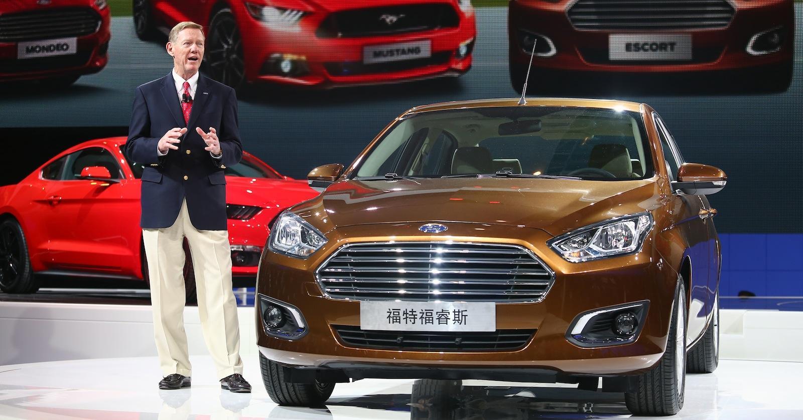 I april visade Fordchefen Alan Mulally upp nya Escort i Kina. Nu öppnar Ford 88 nya återförsäljare på den kinesiska marknaden – och totalt ska Ford ha 800 återförsäljare.